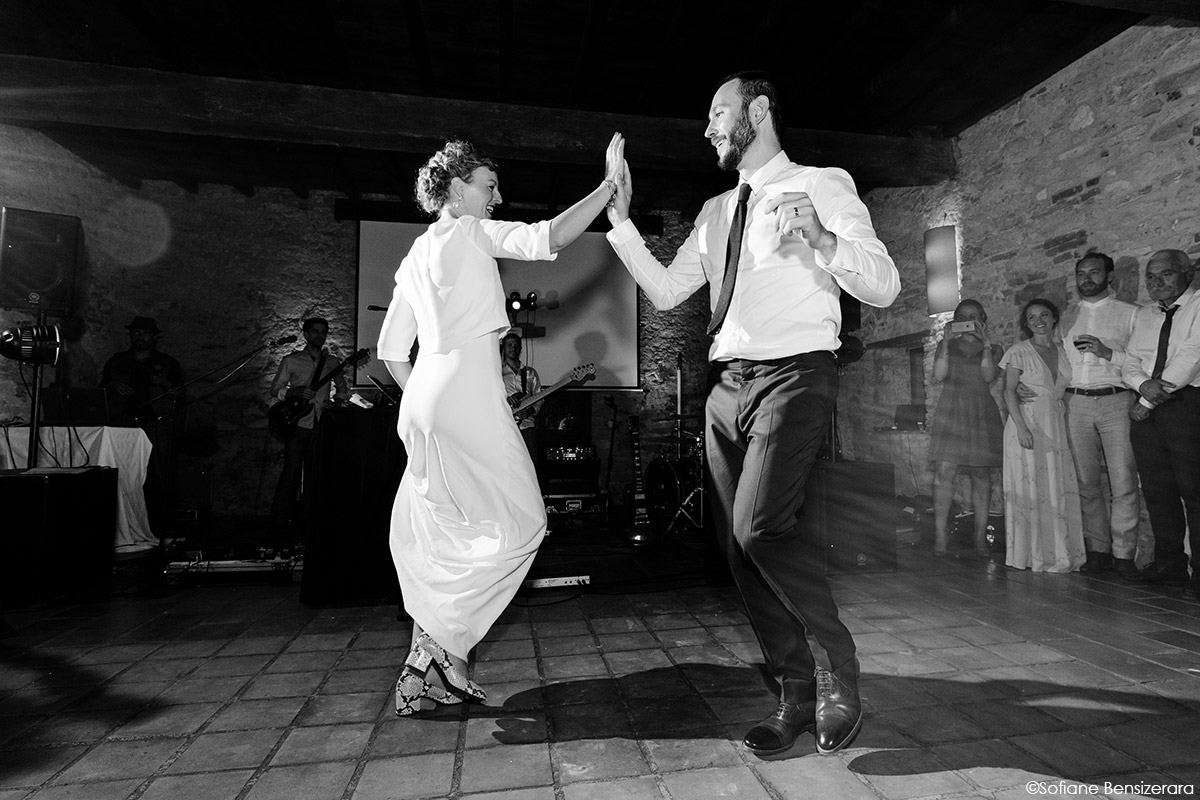 Mariage de Jane & Pierre au Château du Croisillat 82 first dance party wedding